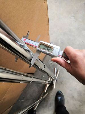 Grain sampling spears %287%29